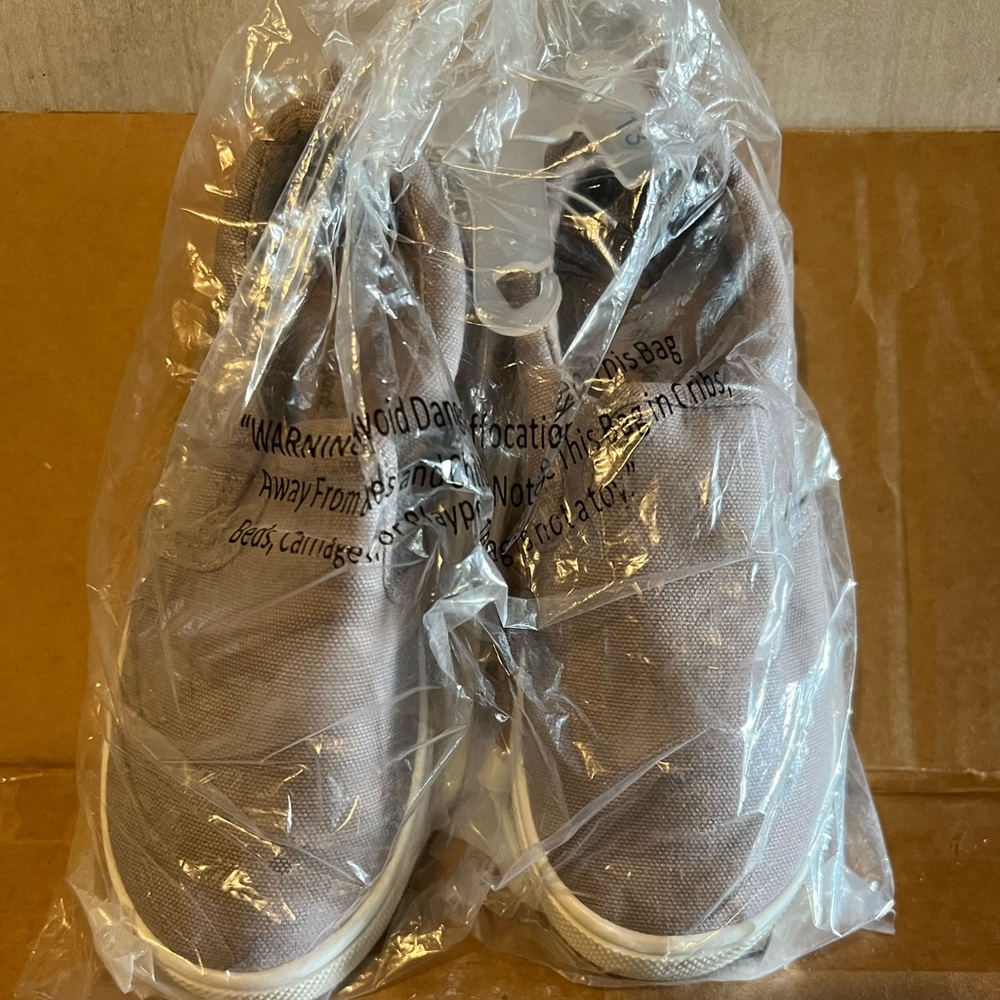 Cat & Jack boys slip on sneakers size 13